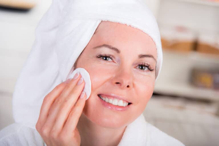 Gesichtsreinigung; Reinigungsprodukte, ohne kritische Rohstoffe, Clean Beauty